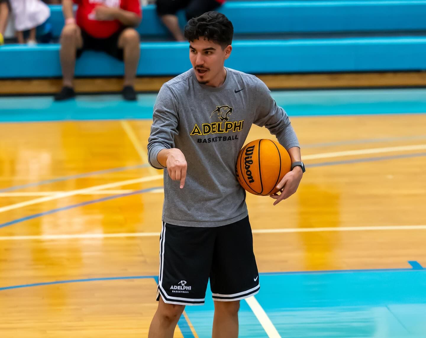 Coach Taylor Carbonel